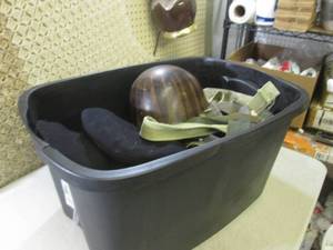 lot 39 image: (F-1) Tote Full assorted Vintage Na...