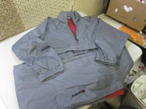 lot 40 image: (BS) Nike Jacket and Pants Set Size...