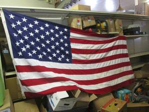 lot 42 image: (BS) Cloth American Flag 52 x 9 ft...