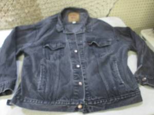 lot 43 image: (BSB) Levi Black Denim Jacket Size ...