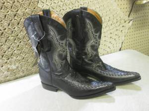lot 45 image: (FS) Pair Limited Edition El Genera...