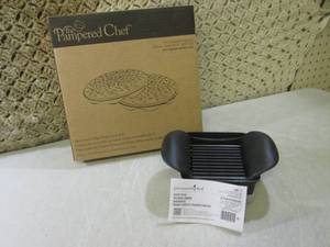 lot 72 image: (BSB) Pampered Chef Quick Slice and...