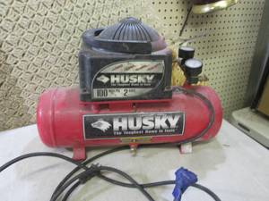 lot 116 image: (BS) Husky 2 Gallon 100 Max PSI Air...