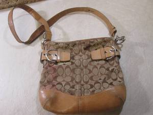 lot 123 image: (BSB) Coach Purse Well Used...