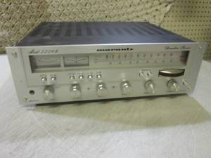lot 147 image: (D-3) Marantz 2226B Stereo Receiver...