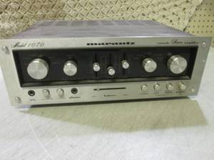 lot 151 image: (D-3) Marantz 1070 Console Stereo A...
