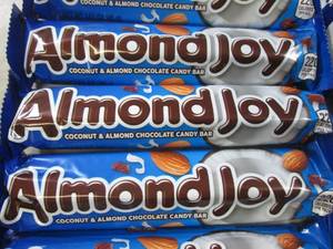 lot 173 image: (B-1) 18 Almond Joy Candy Bars Past...