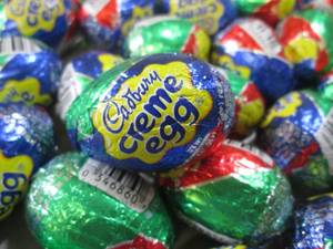 lot 186 image: (B-3) 36 Cadbury Creme Eggs Past Da...