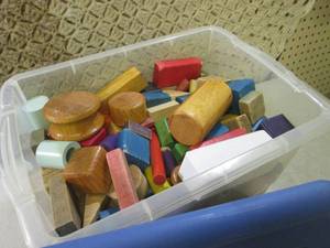 lot 283 image: (D-4) Assorted Wood Building Blocks...