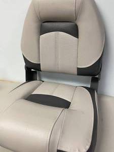 lot 48 image: Bass Pro Shop High Back Boat Seat