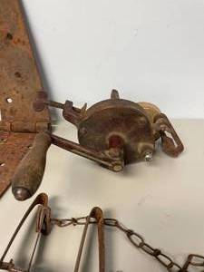 lot 58 image: Lot of Awesome Rusty Traps and Tools