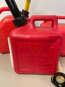 lot 78 image: Lot of Gas Containers