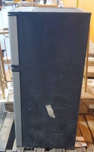 18 cu. ft. Top Freezer Refrigerator in Stainless Steel Look - Used (Works well)