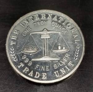 VINTAGE 1 TROY OZ .999 FINE SILVER TRADE UNIT 1986 EAGLE DESIGN