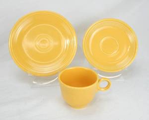 lot 161 image: Lot of Vintage Yellow