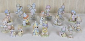 Collection of 17 Vintage Collectable Clown Figurines by Precious Moments