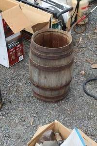 lot 499 image: Vintage Barrel