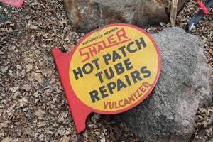 lot 502 image: Vintage Metal 2-Sided Sign - Shaler