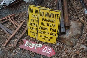 lot 503 image: Lot of (4) Signs - 10 Minute Parking, 10 Minute Parking, Lot for Sale, Gentlemen