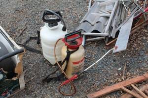 lot 505 image: Lot of (2) Pump Sprayers
