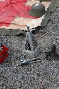 lot 512 image: Lot of (4) Jack Stands