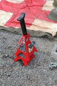 lot 513 image: Lot of (2) Torin Big Red Jacks Double Locking 3-Ton Jack Stands (New )