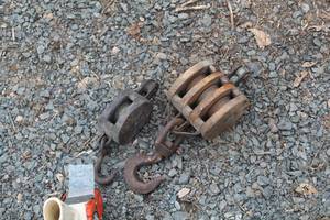 lot 522 image: Vintage Pulley Block Hook Type - Single Pulley, Triple Pulley
