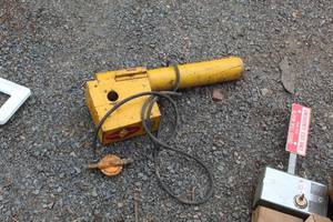 lot 523 image: B.M. Lawrence & Company ZON 2 Propane Crow Gun