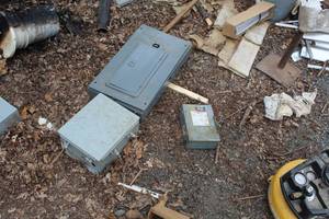 lot 526 image: Lot of (3) Square D Electrical Power Boxes