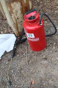 lot 530 image: Gilmour Spray-Doc Metal Pump Sprayer