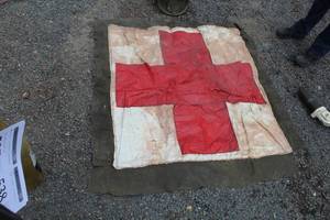 lot 539 image: Vintage Military Red Cross Medical Sign