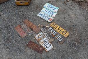 lot 533 image: Lot of (11) Vintage License Plates ca 1930s