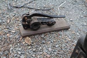 lot 557 image: Vintage Crimping Hand Tool