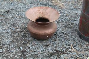 lot 561 image: Vintage Spitoon