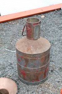lot 562 image: Vintage Service Station Test Measuring Can