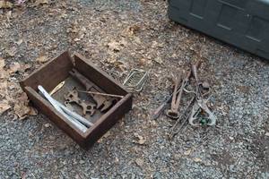 lot 570 image: Vintage Hand Tools, Wood Box