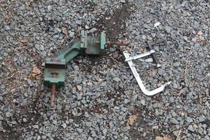 lot 572 image: Lot of (2) Clamps