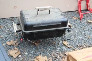 lot 575 image: Weber Marlboro Propane Camp Stove