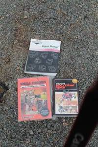 lot 579 image: Small Engine Repair Manuals - Intertec 15th Edition, Chiltons 6 to 20hp, Briggs & Stratton Single Cylinder 4-Cycle Repair Manual