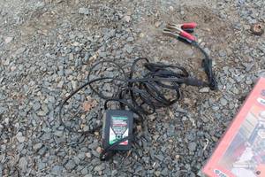 lot 580 image: VDC Electronics BatteryMINDer 12VDC Motorcycle Battery Charger