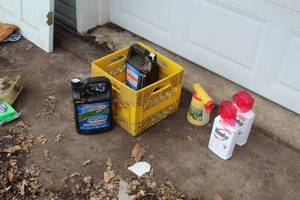 lot 592 image: Weed Killers, Hose-end Sprayer - (2) Spectacide 1-Gal, (2) Round-Up 1-Qt