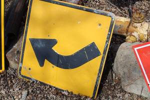 lot 456 image: Metal Sign - Right Curve