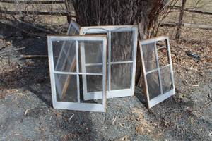 lot 465 image: Lot of (4) Wood Window Frames 1-18x21x29
