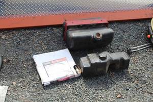 lot 479 image: Lot of (2) Plastic Fuel Tank, Universal Hydraulic Hose 38x48 2-Wire