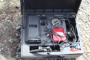 lot 478 image: Campbell-Hausfeld 12V Inflator, Case