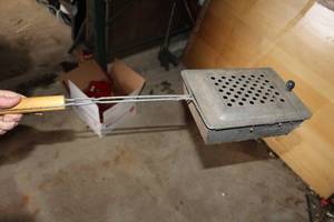 lot 599 image: Vintage Popcorn Maker