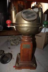 lot 594 image: Vintage Henry Browne & Son Sestrel Compass