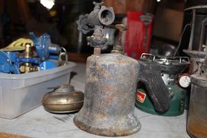 lot 1603 image: Vintage Torch, Oiler Can