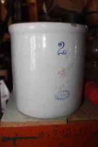 lot 1611 image: Vintage Red Wing No. 2 Ceramic Container