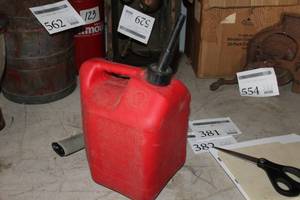 lot 1657 image: 2-Gallon Plastic Gas Can
